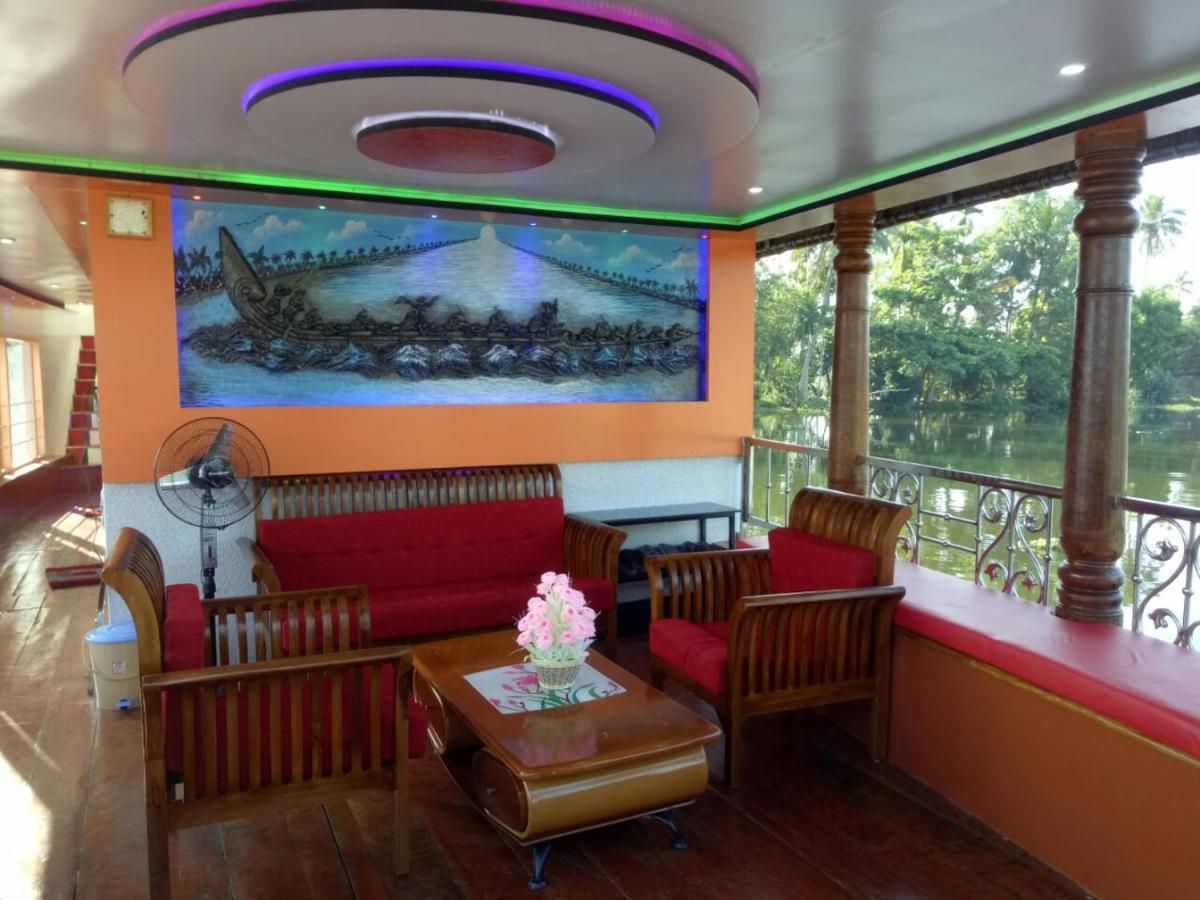 Marari Houseboat Hotell Mararikulam Exteriör bild