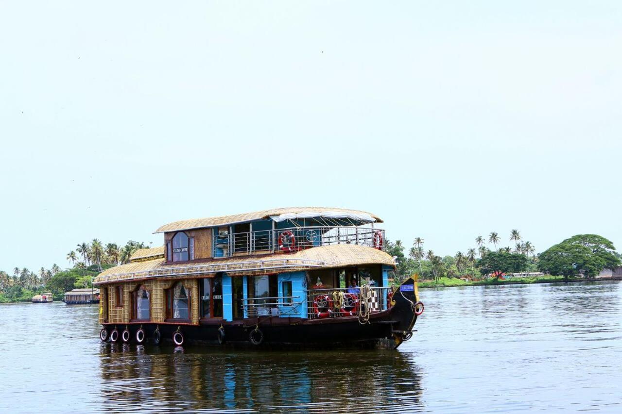 Marari Houseboat Hotell Mararikulam Exteriör bild