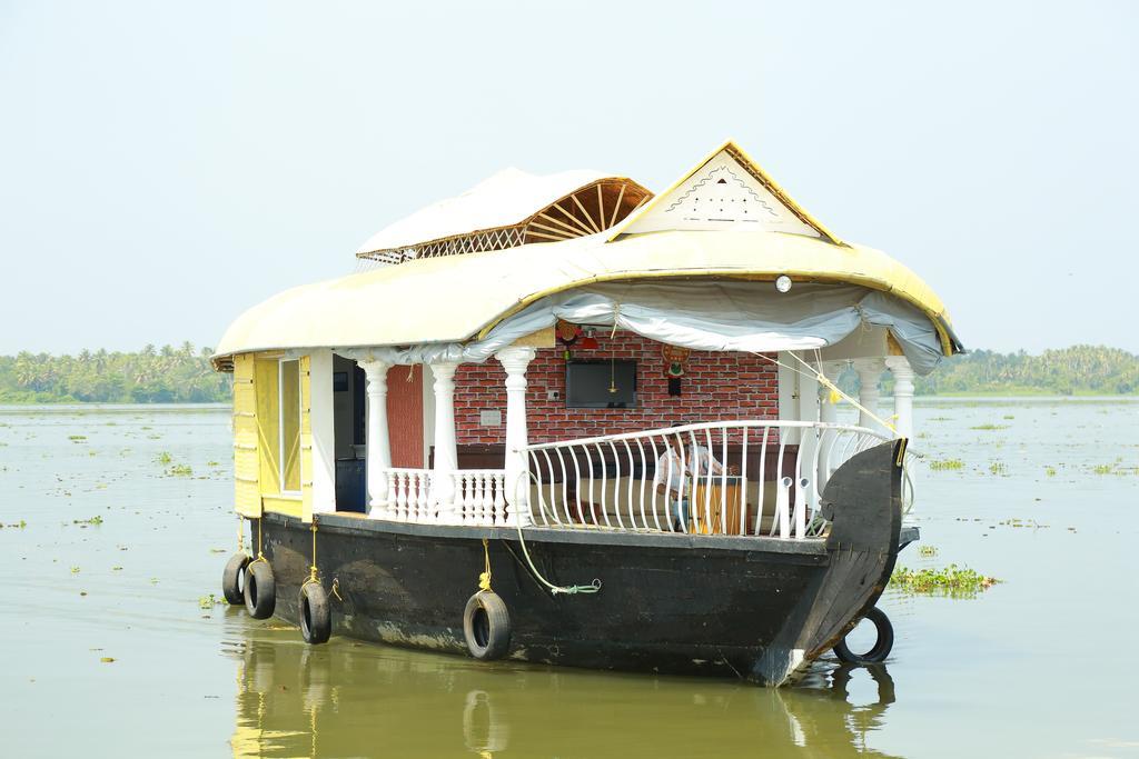 Marari Houseboat Hotell Mararikulam Rum bild
